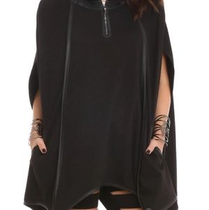 DISNEY

MALEFICENT

BAT

WING
PULLOVER
